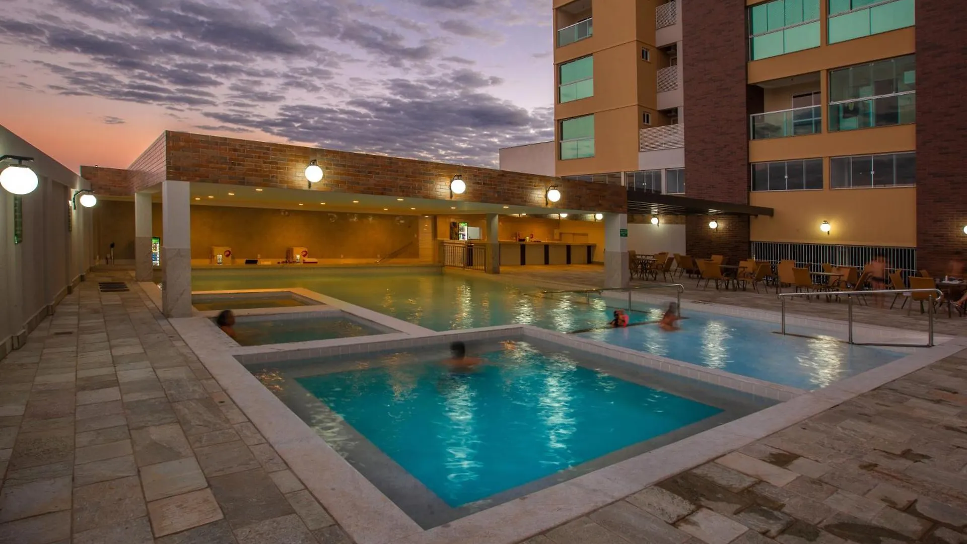 Cafe E Acesso Ao Clube Diroma Aqua Park E Hospedagem No Piazza Caldas Novas Brasilien